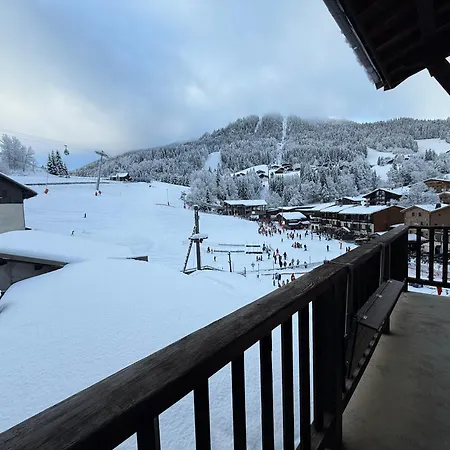 Appartement Centre Village , Pied Des Pistes, 42 M2 , Balcon Sud Vue Montagne *